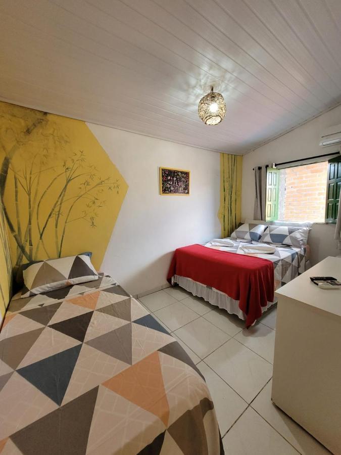 Quarto Triplo com Banheiro Privativo