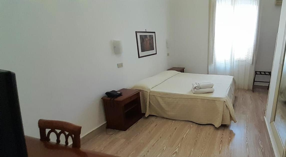 Budget Double or Twin Room,1412323082:JPEG