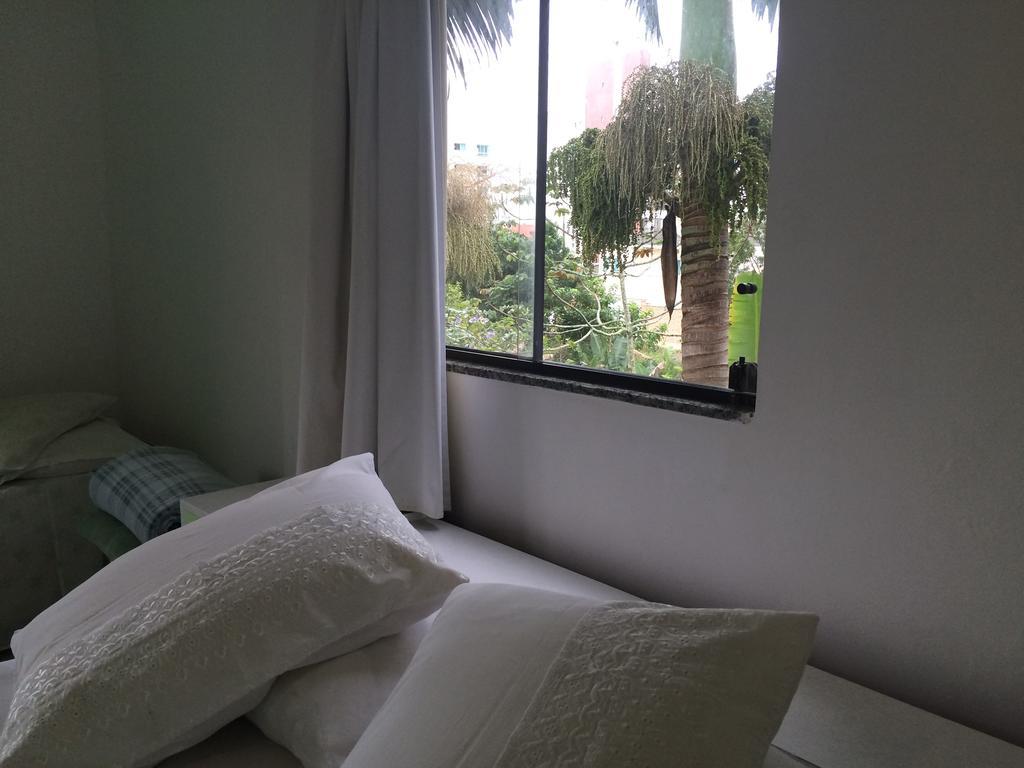 Quarto com 1 Cama de Casal e 1 Cama de Solteiro