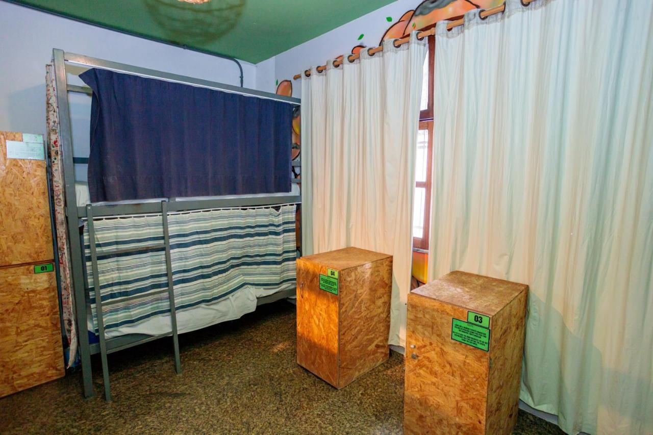 Cama em Dormitório Misto com 6 Camas
