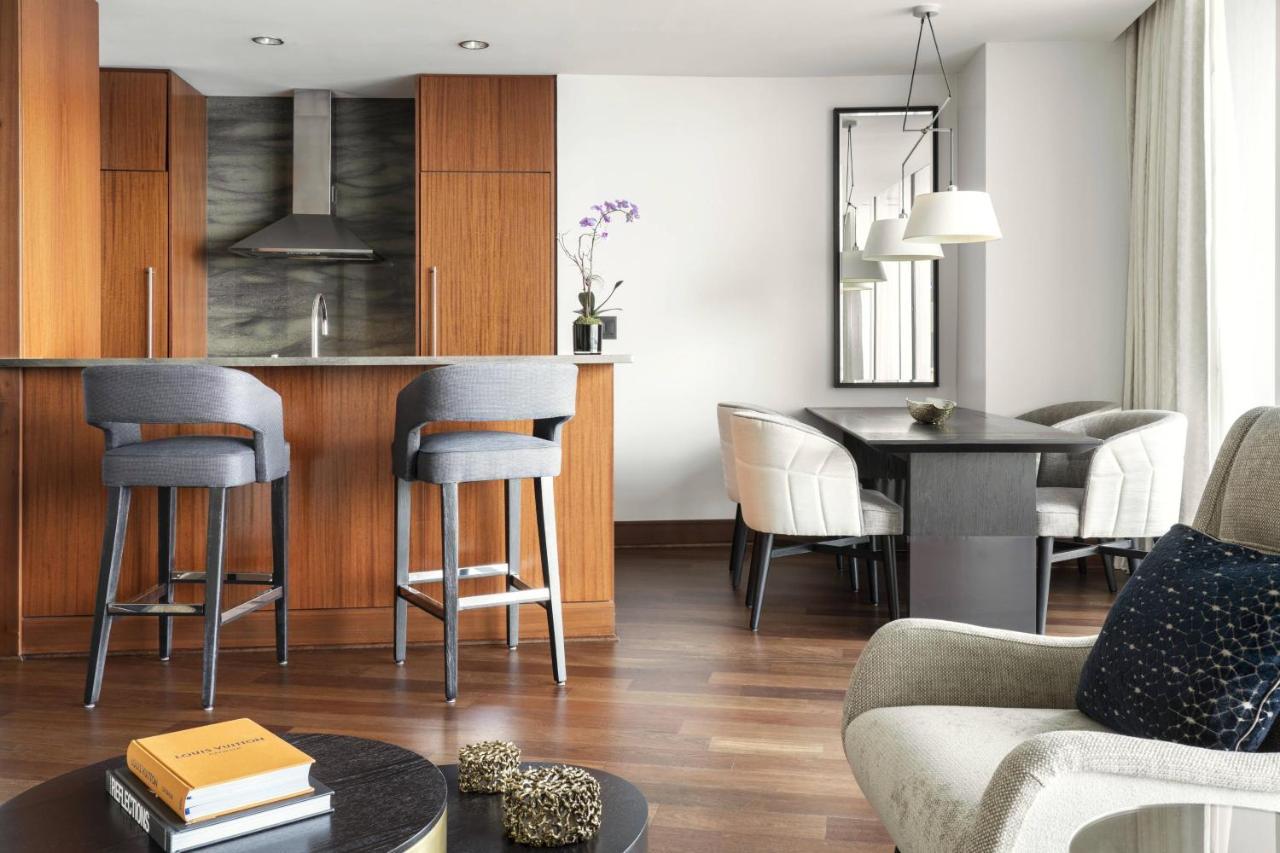 Suite 1 Chambre avec Douche Accessible en Fauteuil Roulant - Adaptée aux Personnes à Mobilité Réduite et Malentendantes - Vue sur Littoral