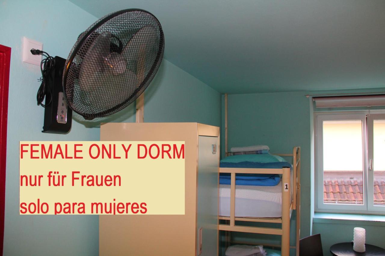 Budget Bed in Vrouwenslaapzaal met 6 Bedden