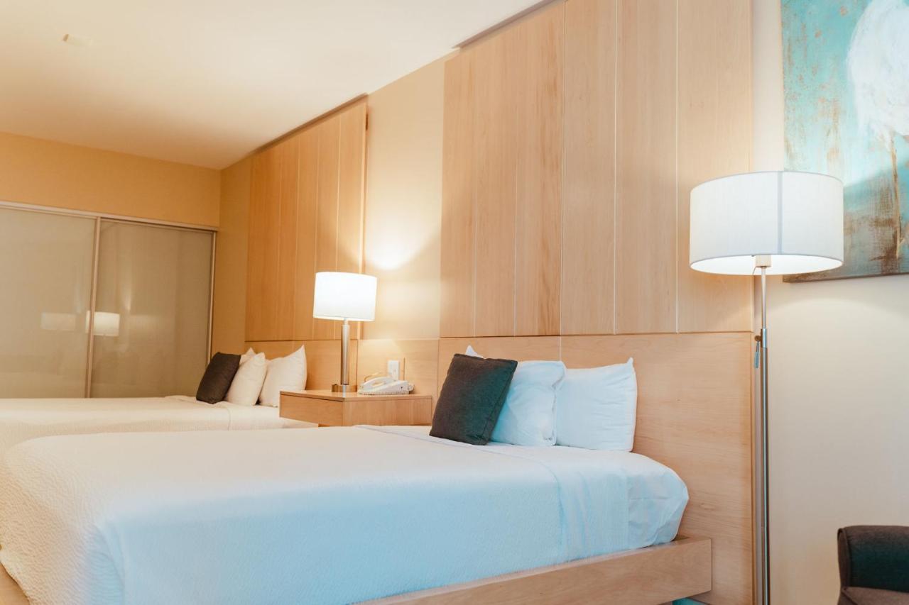 Quarto Júnior Superior com Vista da Piscina