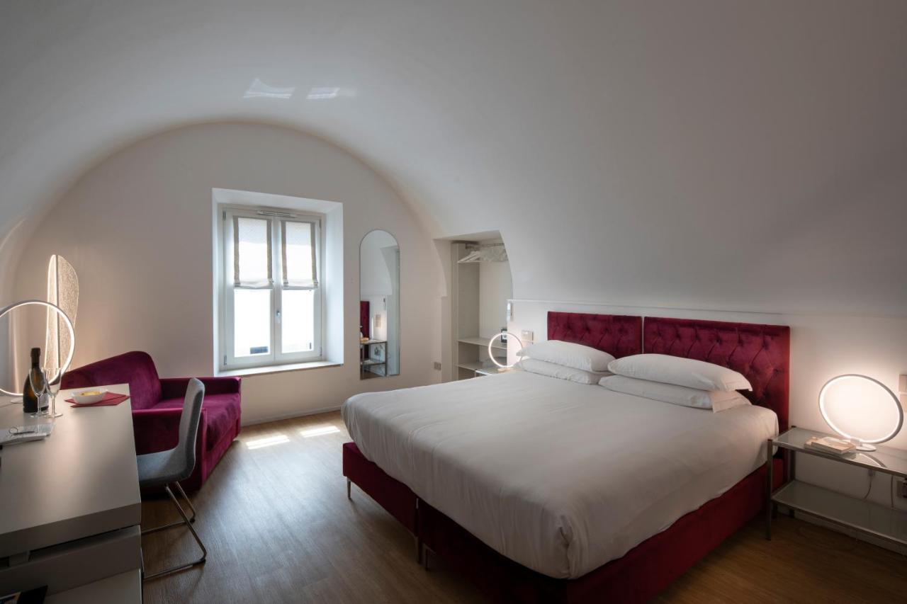 Camera Matrimoniale/Doppia con Letti Singoli con Letto Supplementare