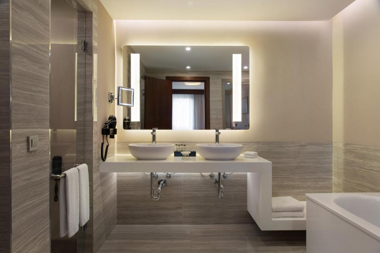 Suite Junior avec Accès au Salon