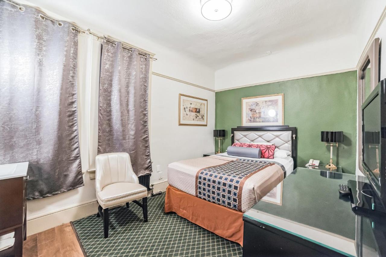 Standard com 1 Cama de Casal