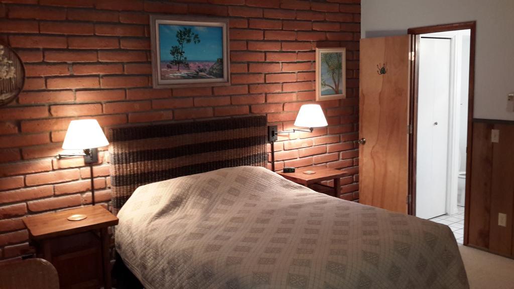 Queen Room with Garden View