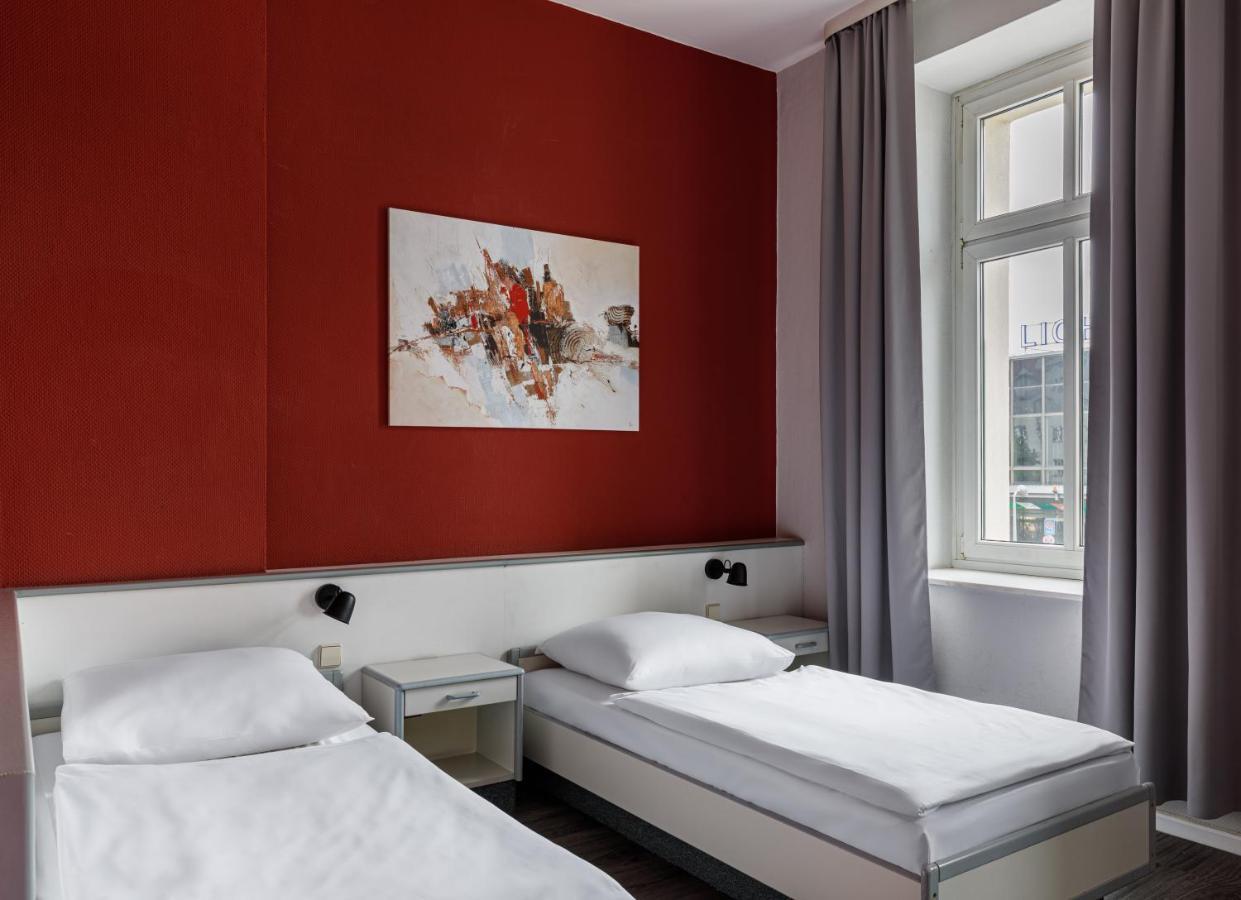 Quarto Standard com Cama de Casal ou 2 de Solteiro