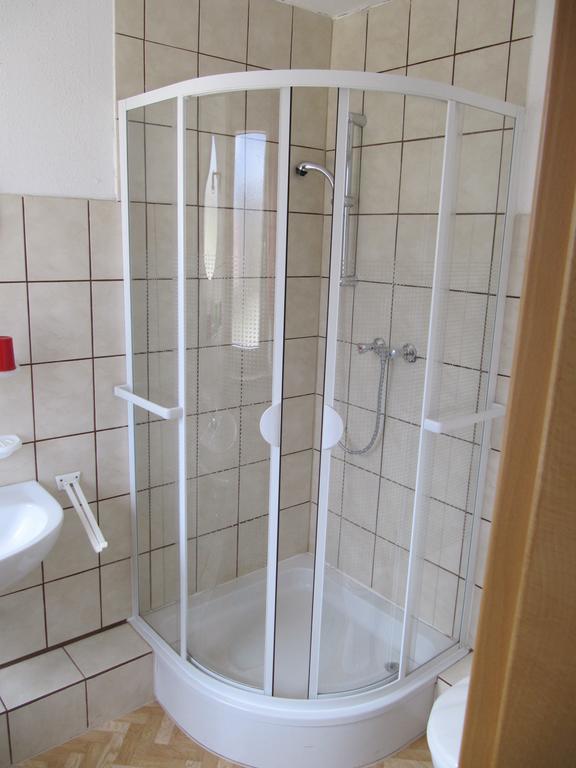 Doppel- oder Zweibettzimmer