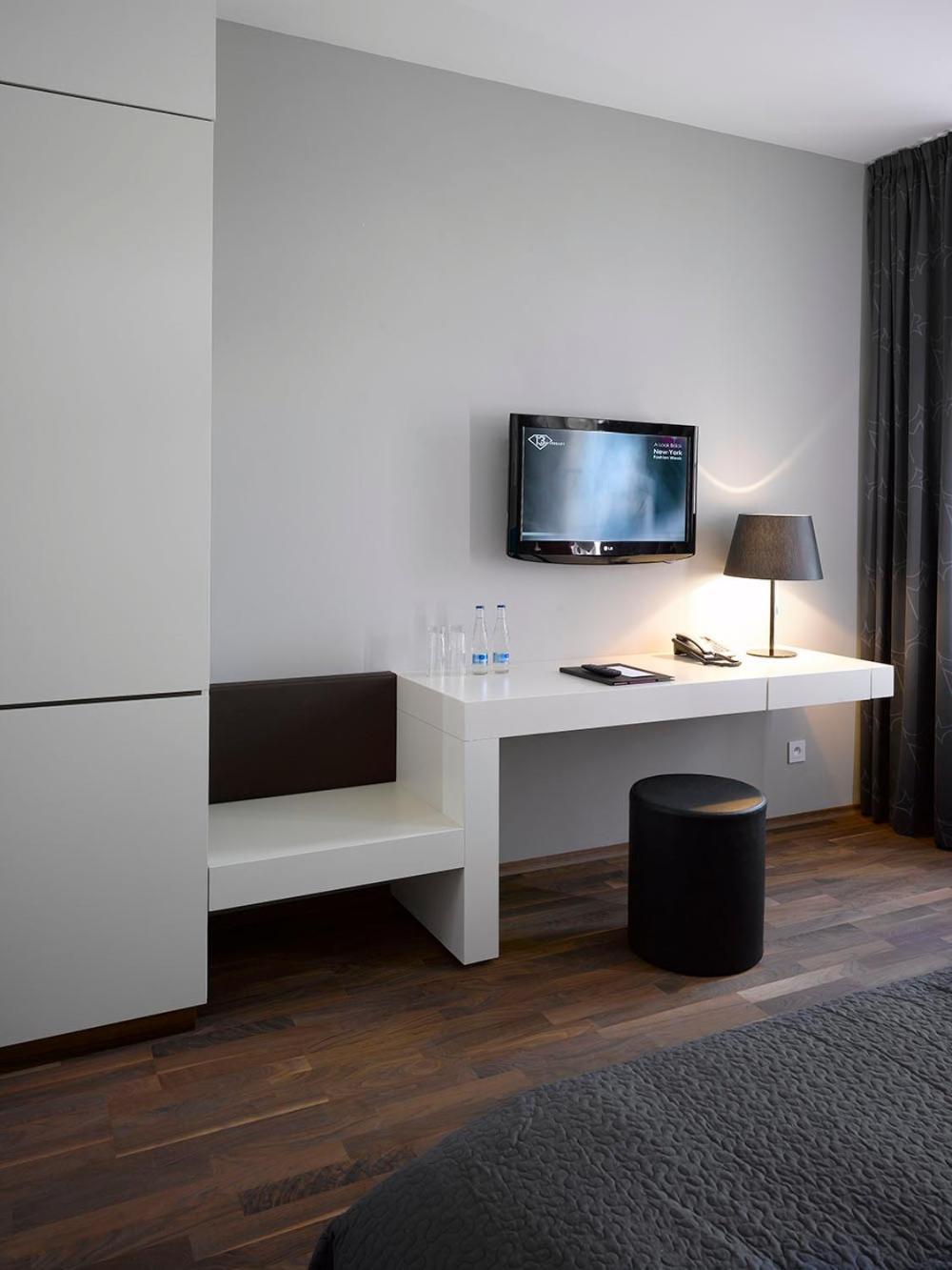 Chambre Double ou Lits Jumeaux avec Lit d'Appoint (3 Adultes)