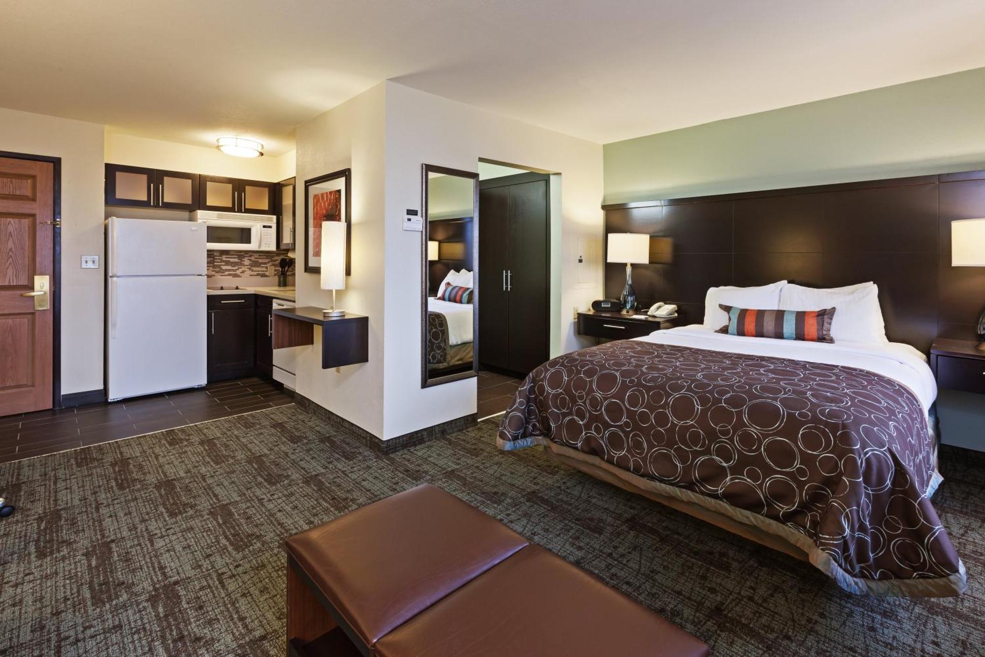 Queen Studio Suite