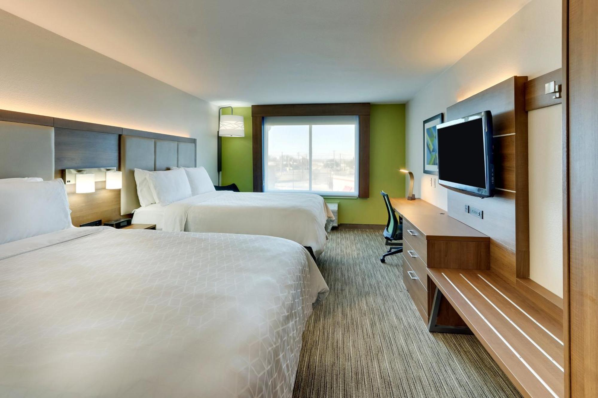 Standard Room with Two Queen Beds