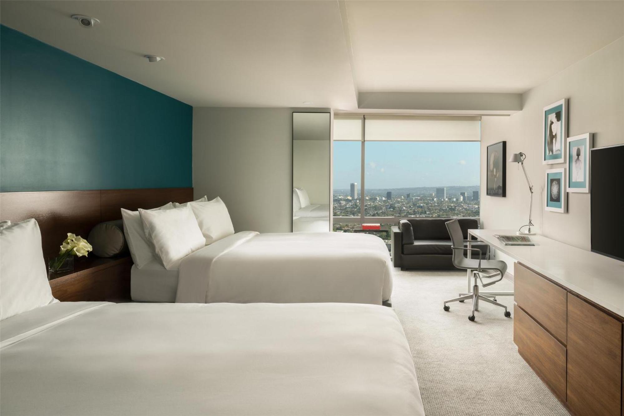 Queen Room with Two Queen Beds and Street View,1435027207:JPEG