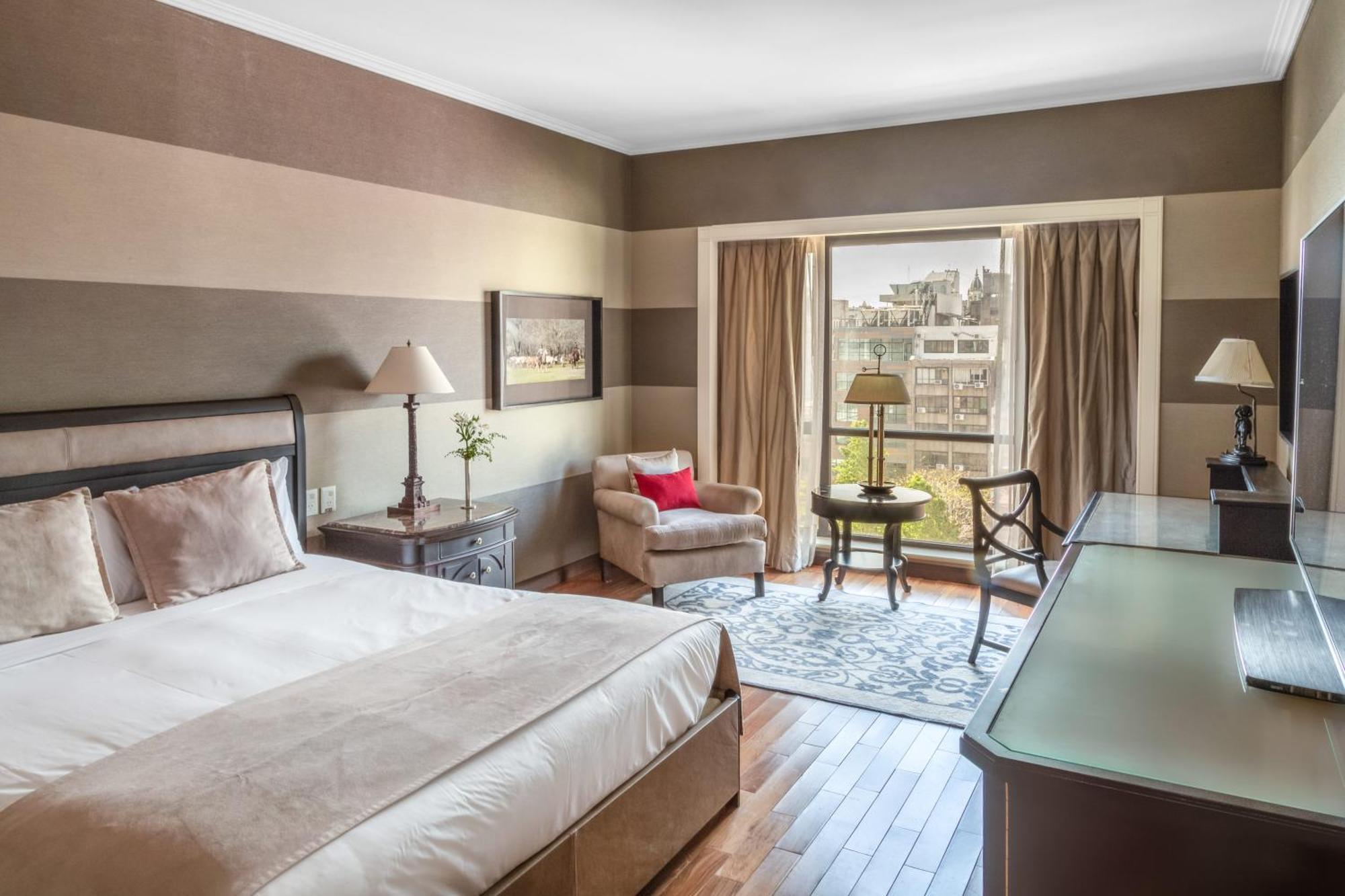 Quarto Premium com Cama King-size