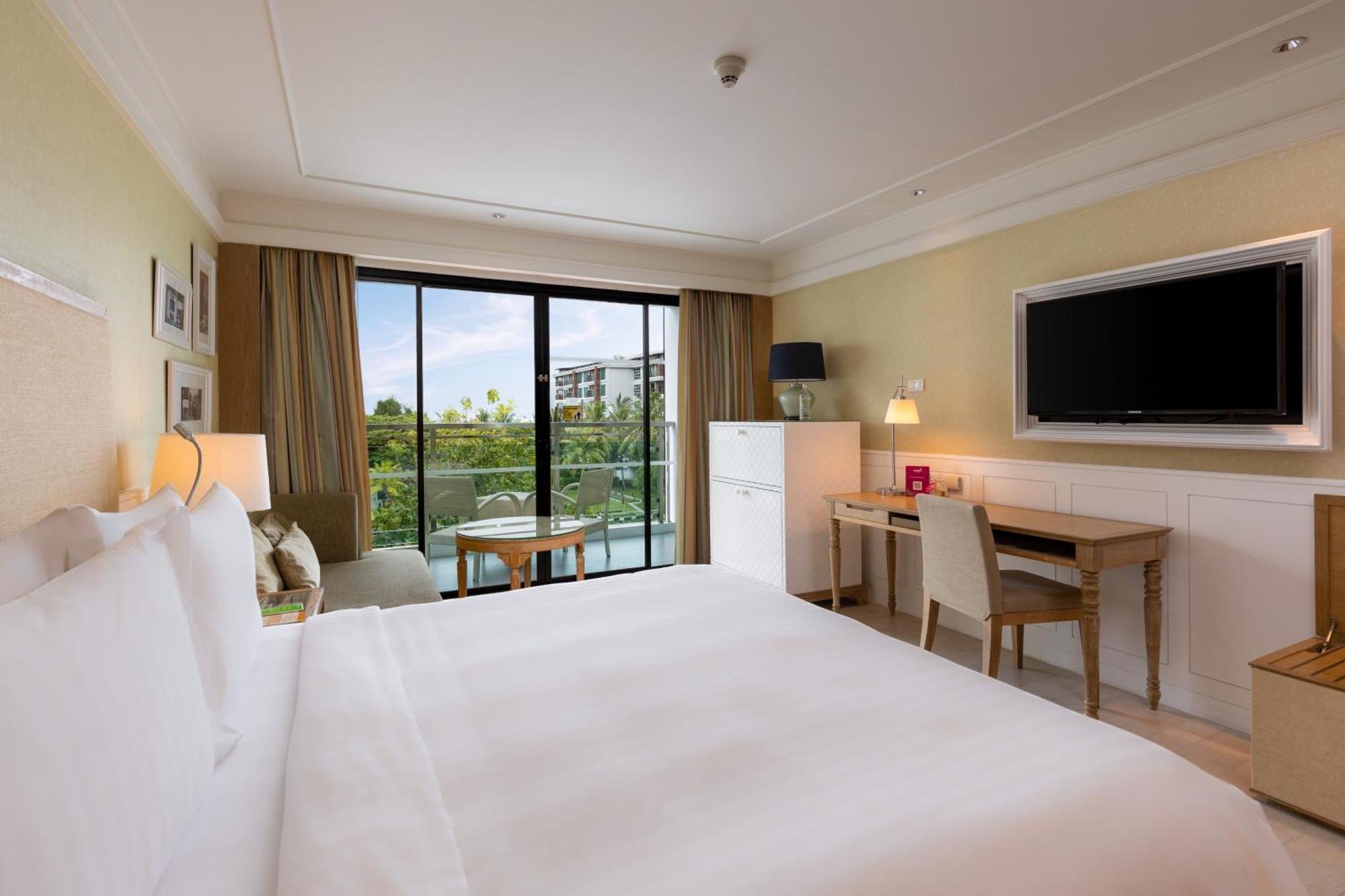Deluxe Doppelzimmer mit Poolblick