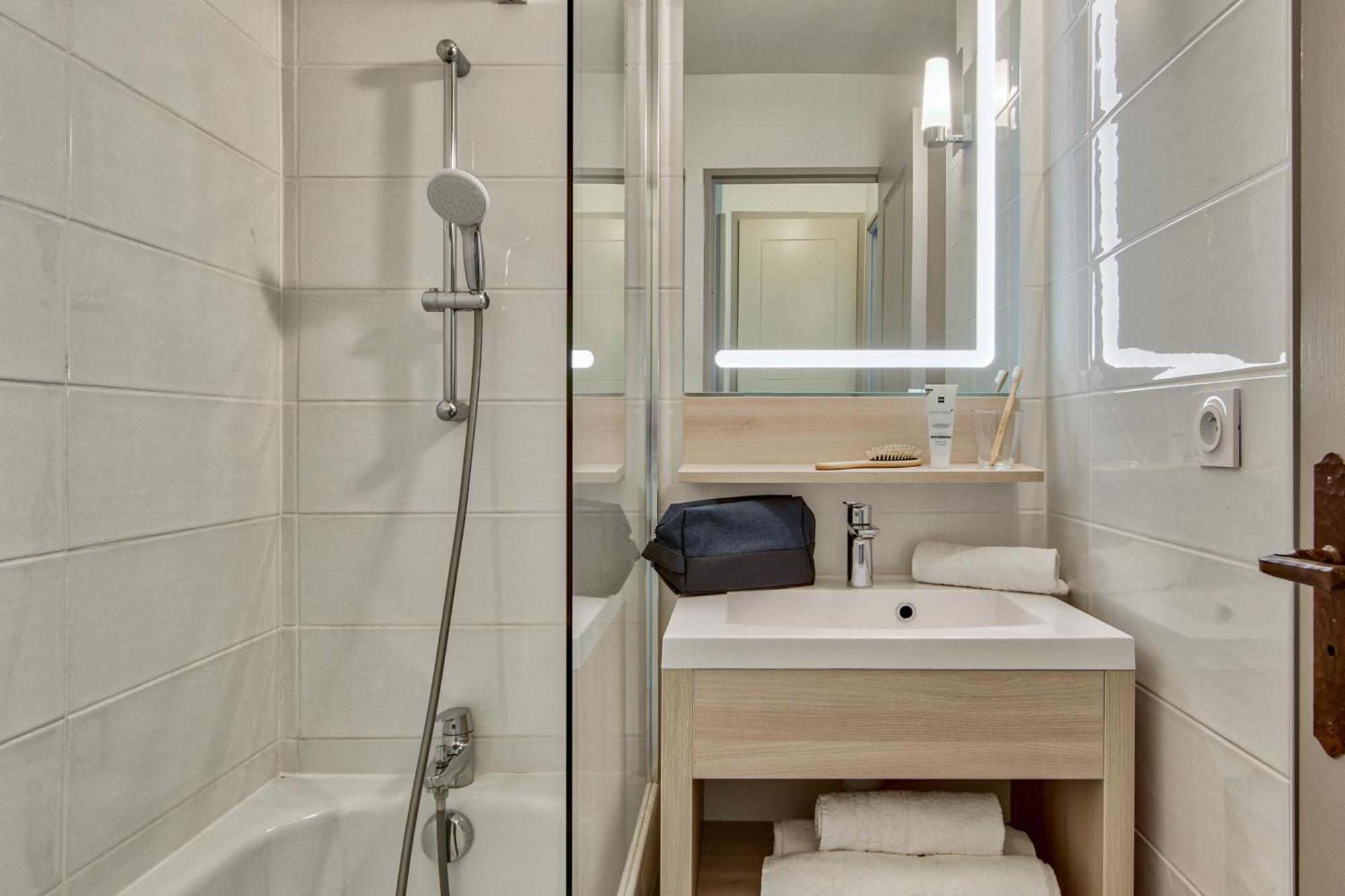 One-Bedroom Apartment Sleeping Alcove Terrace or Balcony Sea View,1015255642:JPEG
