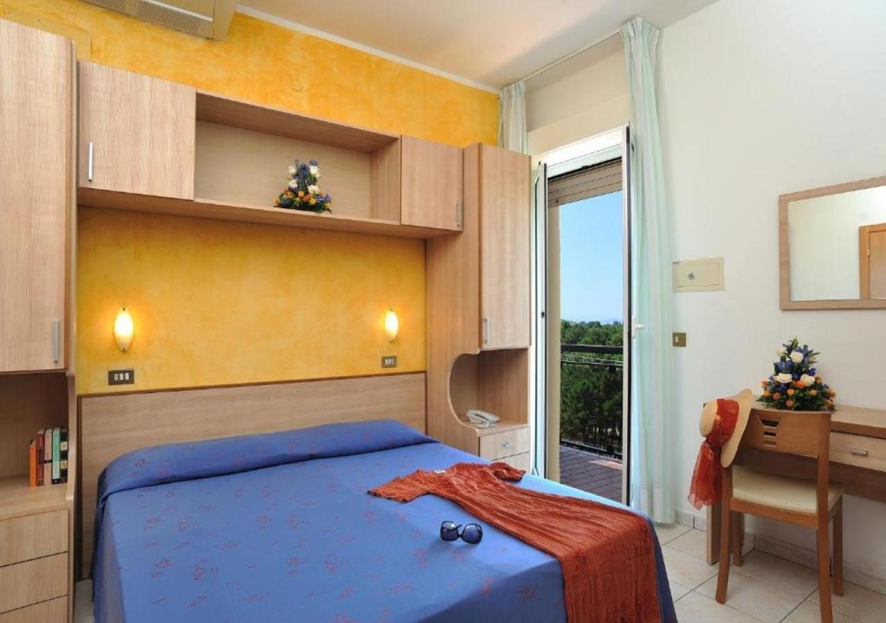 Double or Twin Room,1402920593:JPEG