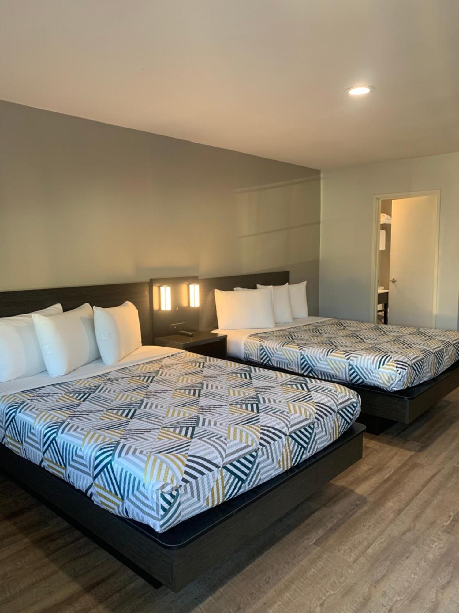 Quadruple Room - Disability Access - Non-Smoking,1448123302:JPEG