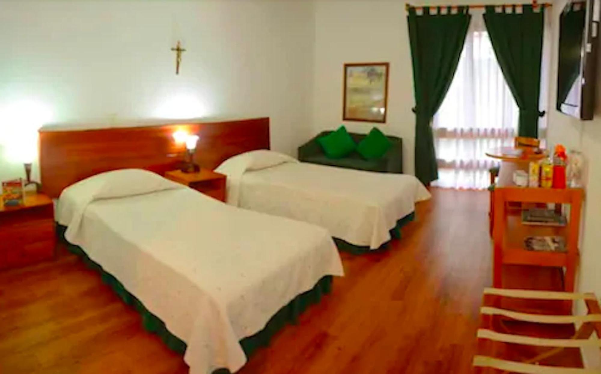 Twin Room,1456194568:JPEG