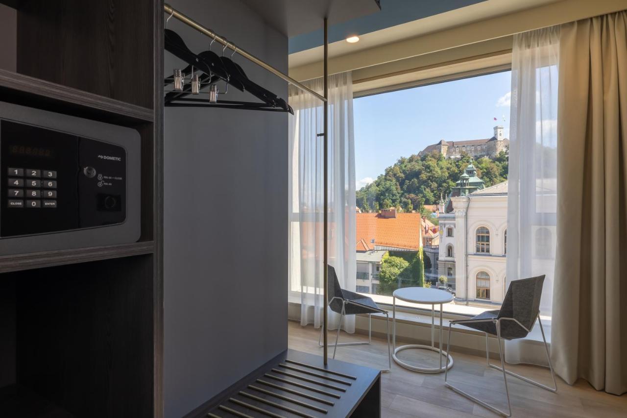 Chambre Double ou Lits Jumeaux Exécutive - Vue sur Château