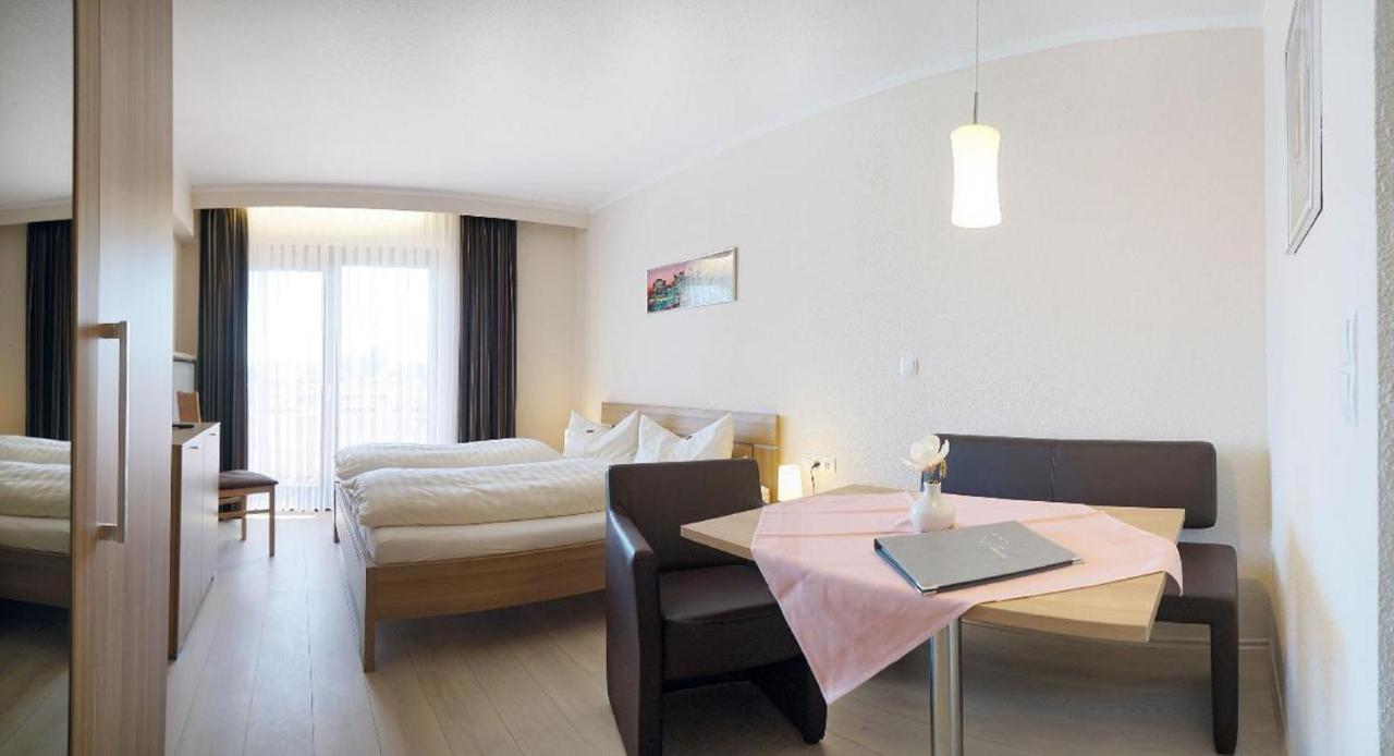 Doppelzimmer mit Balkon
