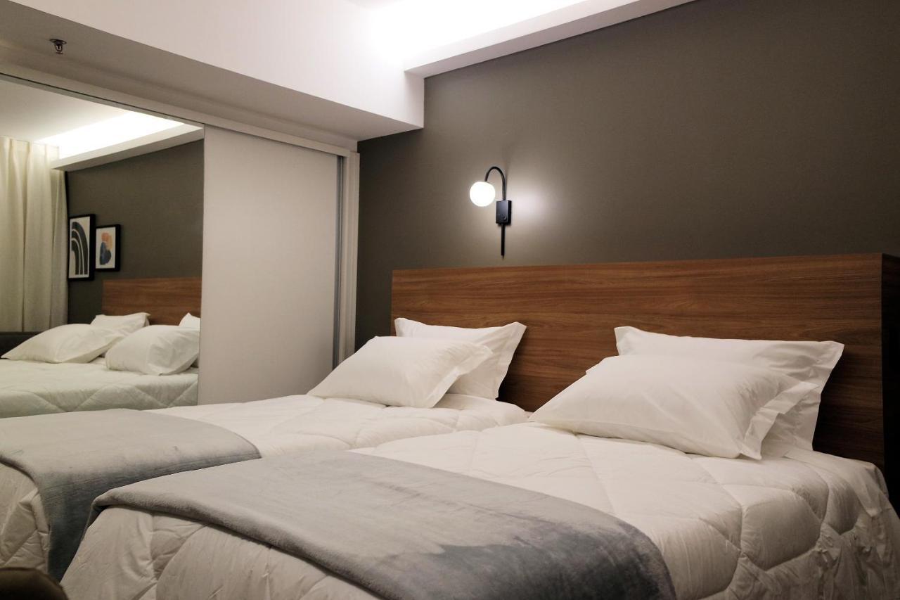 Quarto com 2 Camas de Solteiro