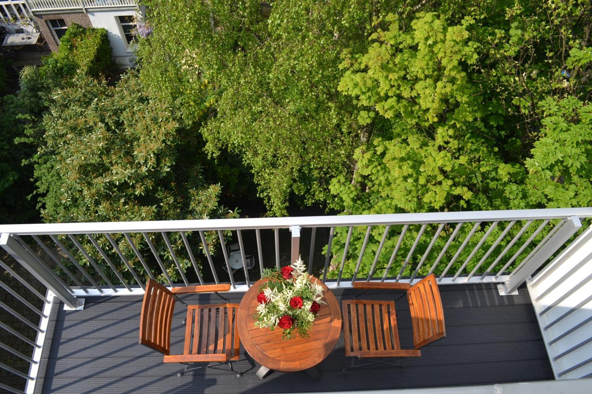 Habitación Doble con bañera de hidromasaje, balcón y vistas al jardín - 2 camas