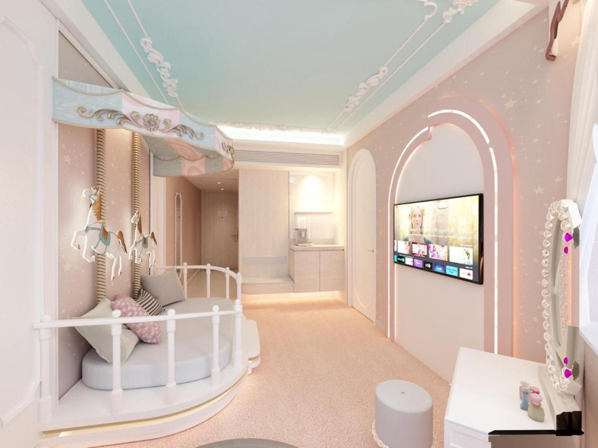 Newly Renovated Princess Theme Suite with Queen Bed