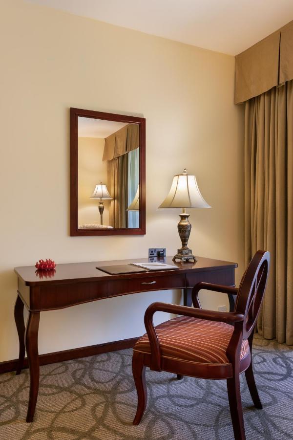 Suite Deluxe con vistas parciales al mar