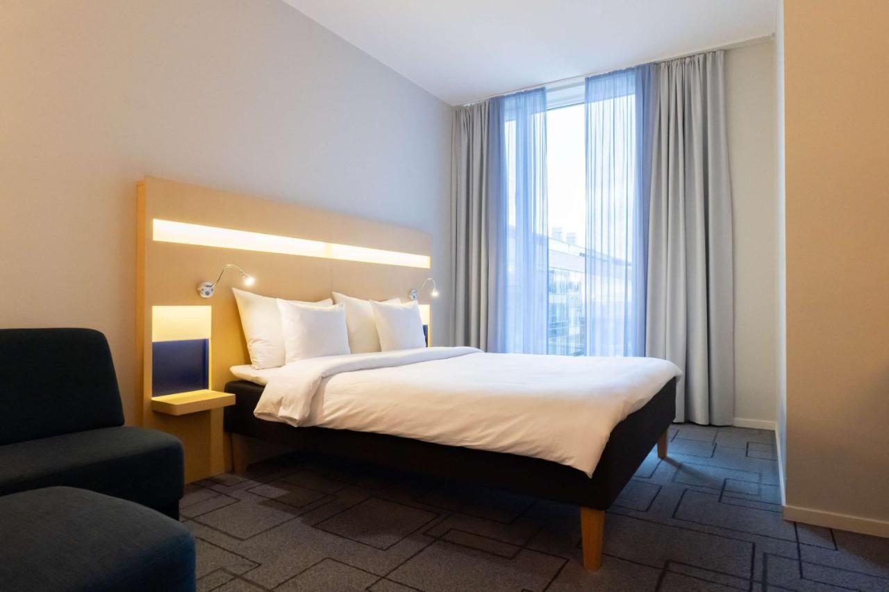 Familiekamer met 1 Queensize Bed en 1 Eenpersoonsbed - Rookvrij