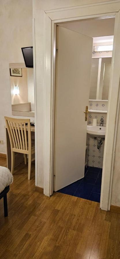 Economy Single Room Private Bathroom Shared shower,1598888608:JPEG