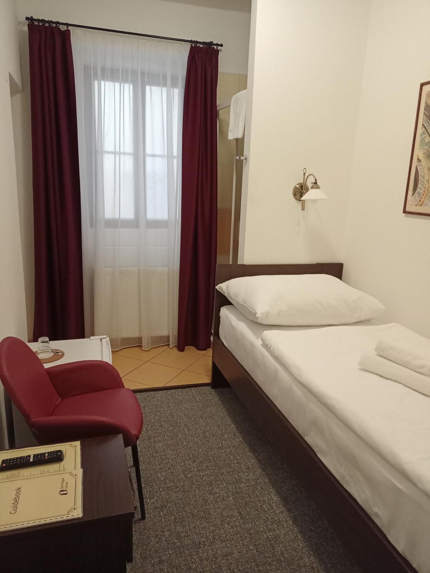 Einzelzimmer mit eigenem Bad