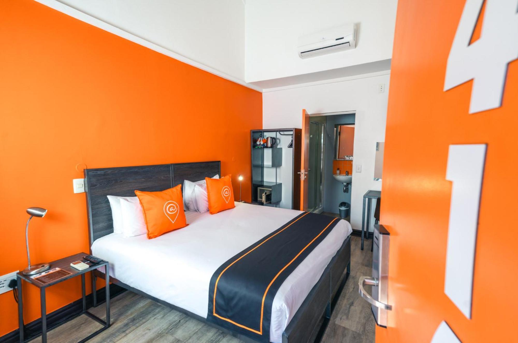 King Bed, Private Room (En-Suite Bathroom)