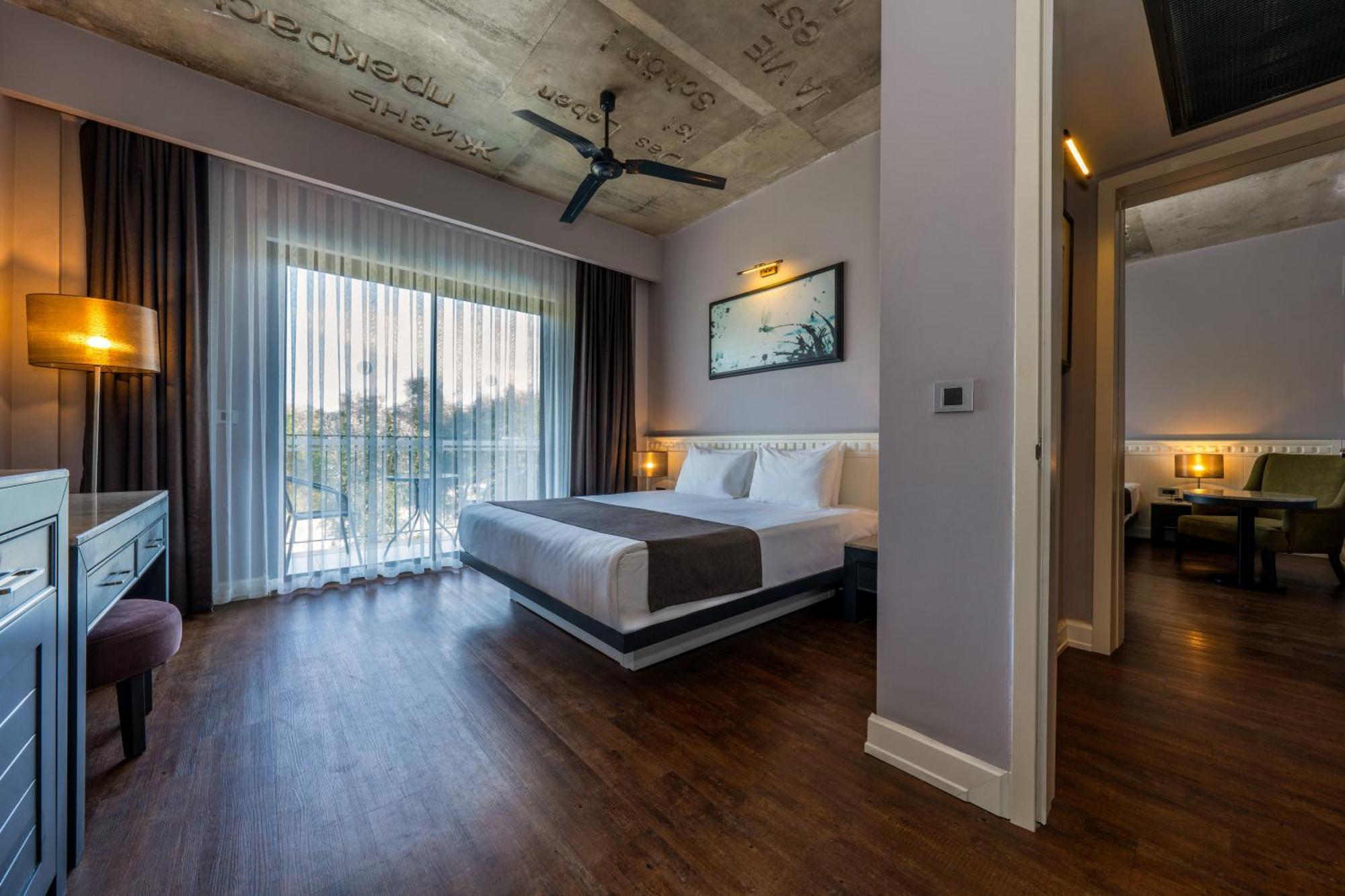 Chambre Familiale avec Piscine