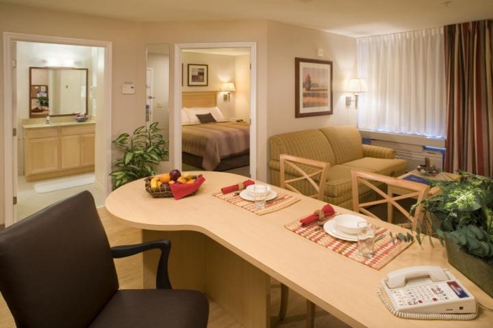 One-Bedroom Suite
