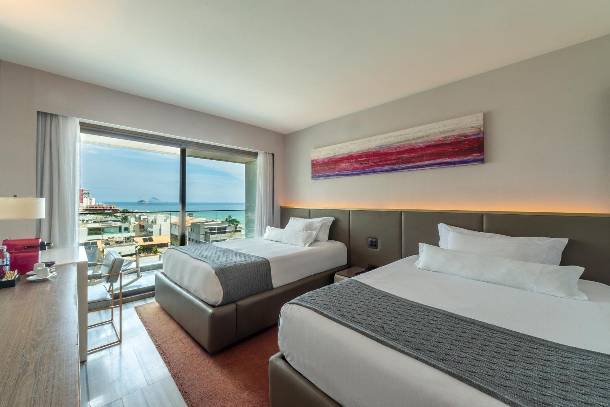Quarto Duplo Deluxe com Vista Lateral do Mar