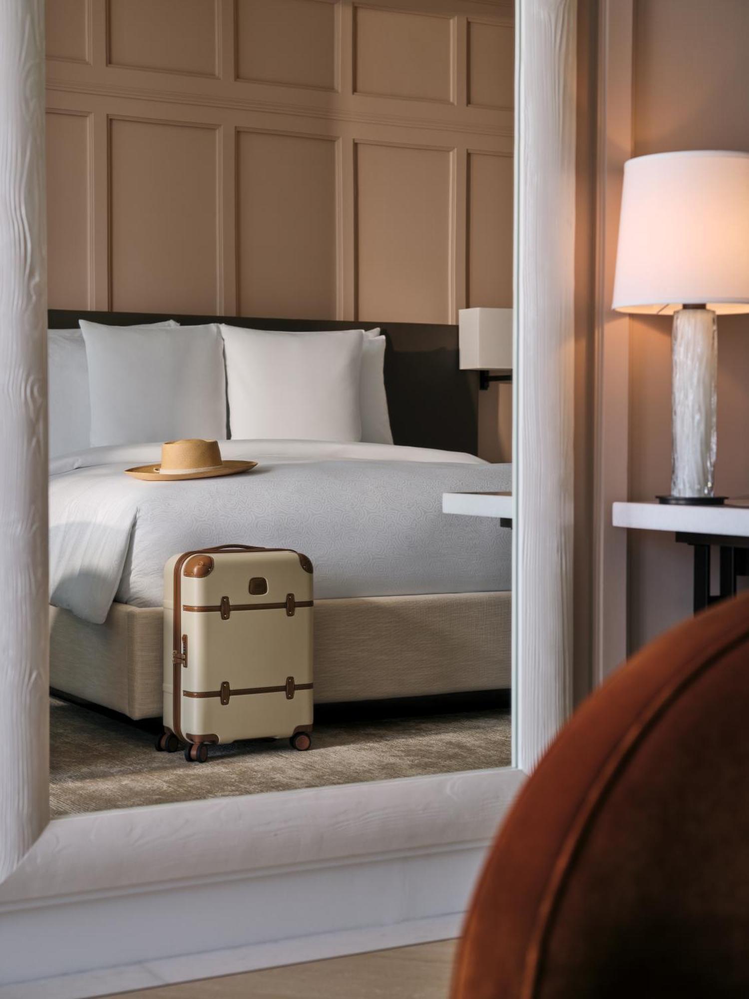 Sunrise Sky Room Double Upgrade on all Food Beverage Outlets Book 60 mins DIOR SPA treatments upgraded to 90 mins stays till 31st August 2026,1515295411:JPEG