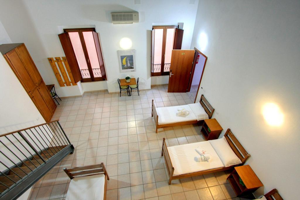 Chambre Familiale avec Salle de Bains Privative