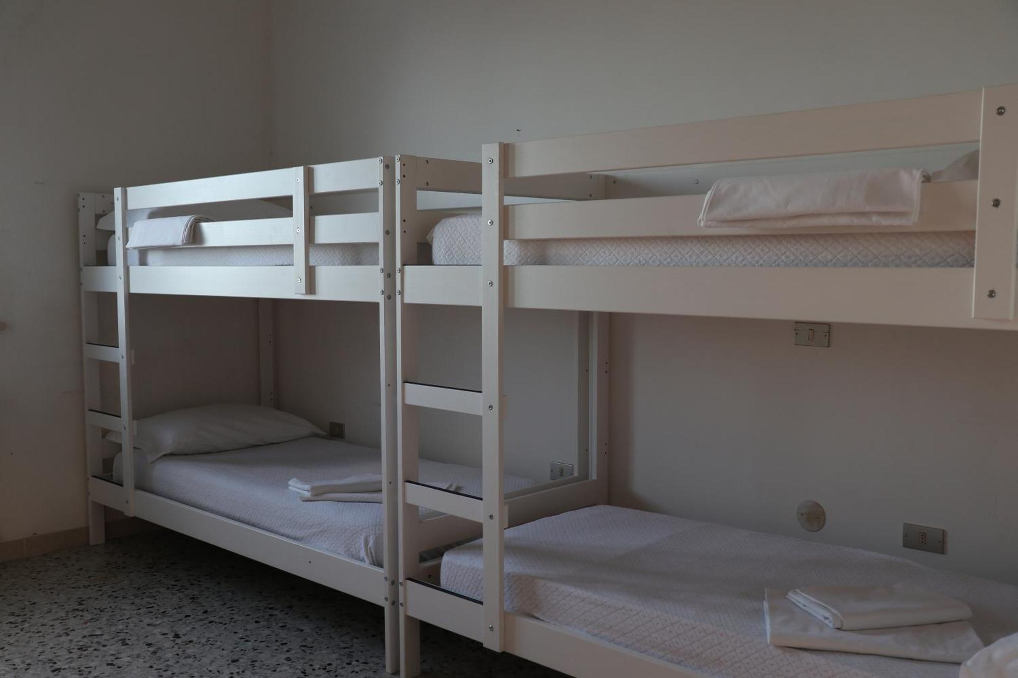 Posto Letto in Dormitorio Femminile