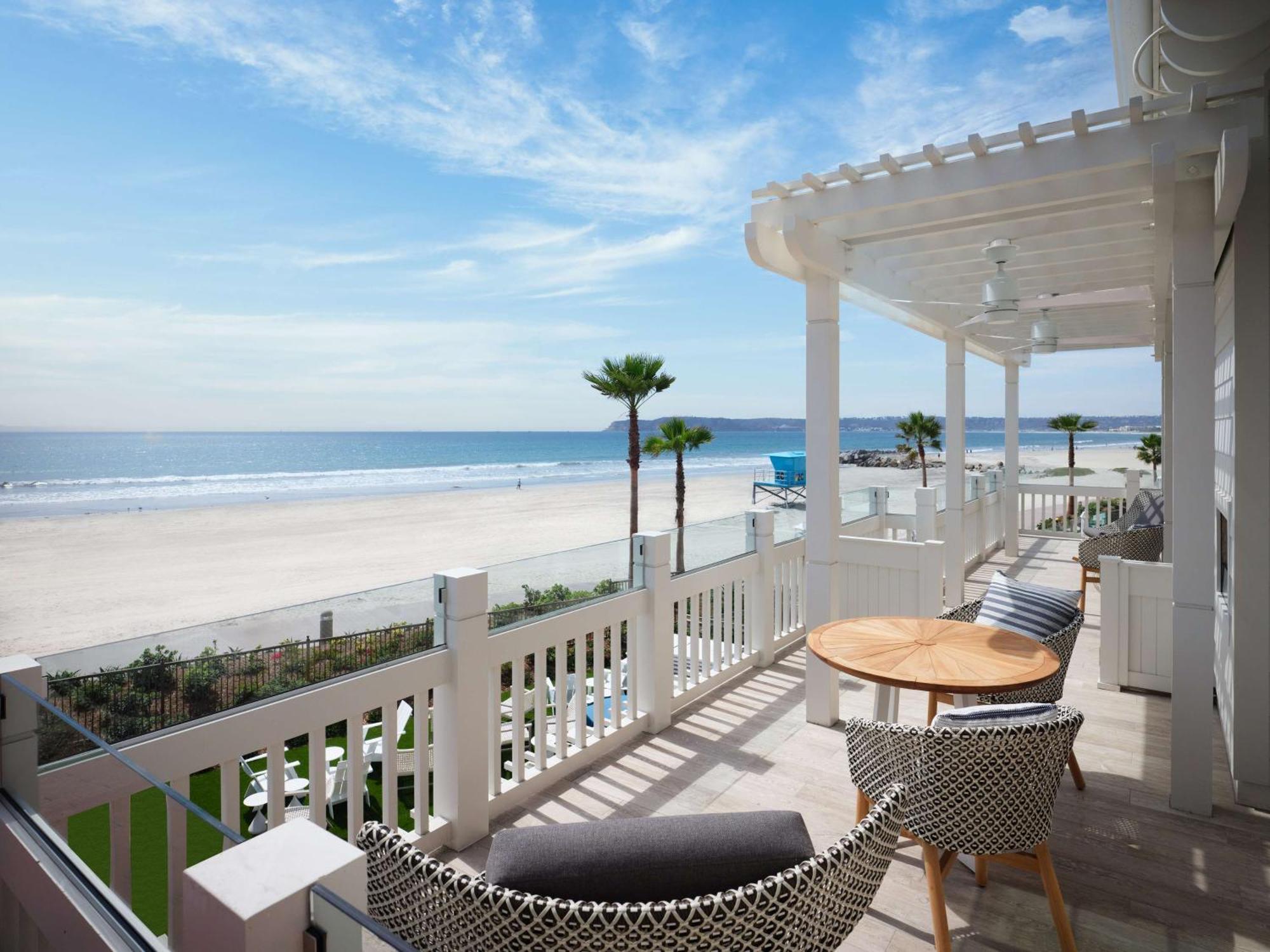 Oceanfront Room Two Queen Beds Hearing Accessible,1516201324:JPEG