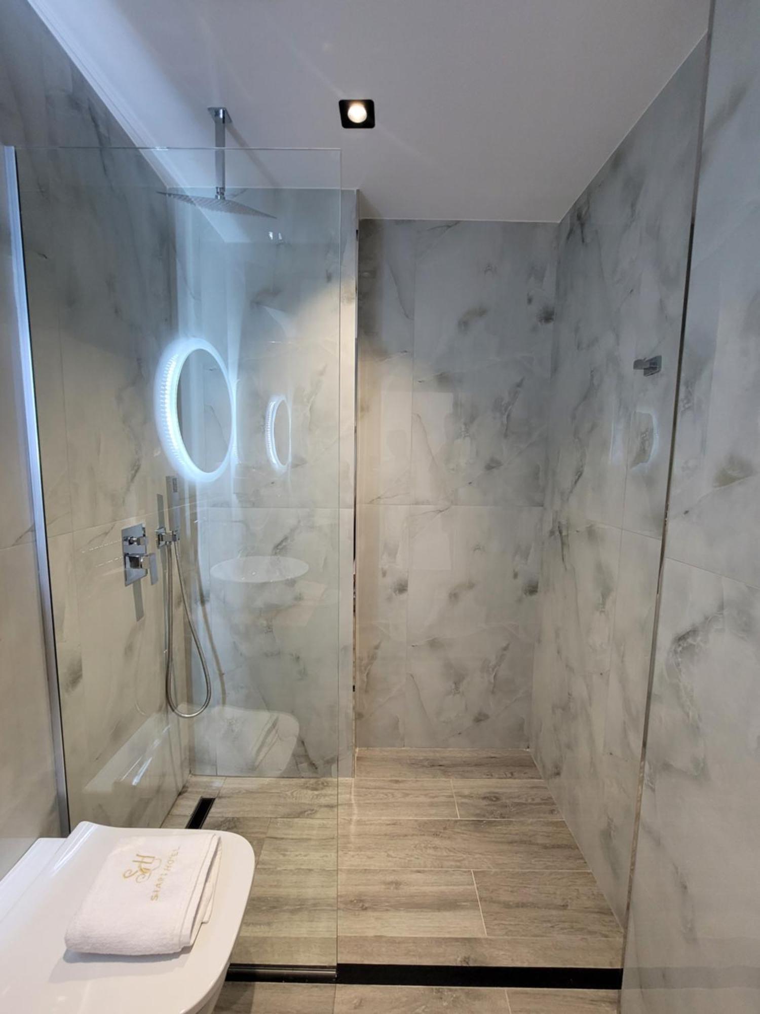 Apartment mit seitlichem Meerblick