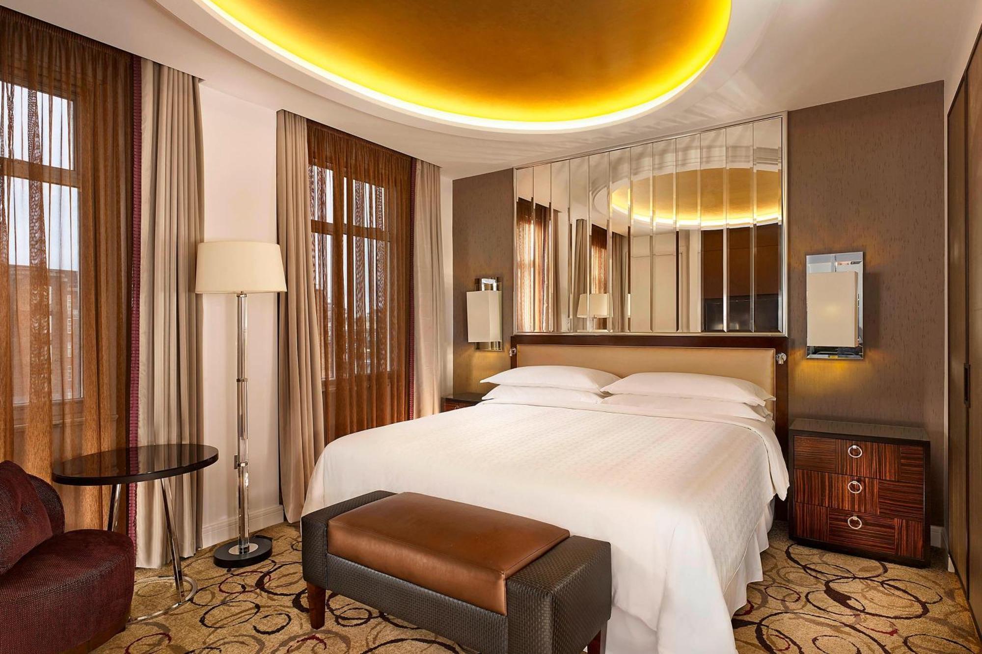 Superior Zimmer mit Kingsize-Bett und Parkblick