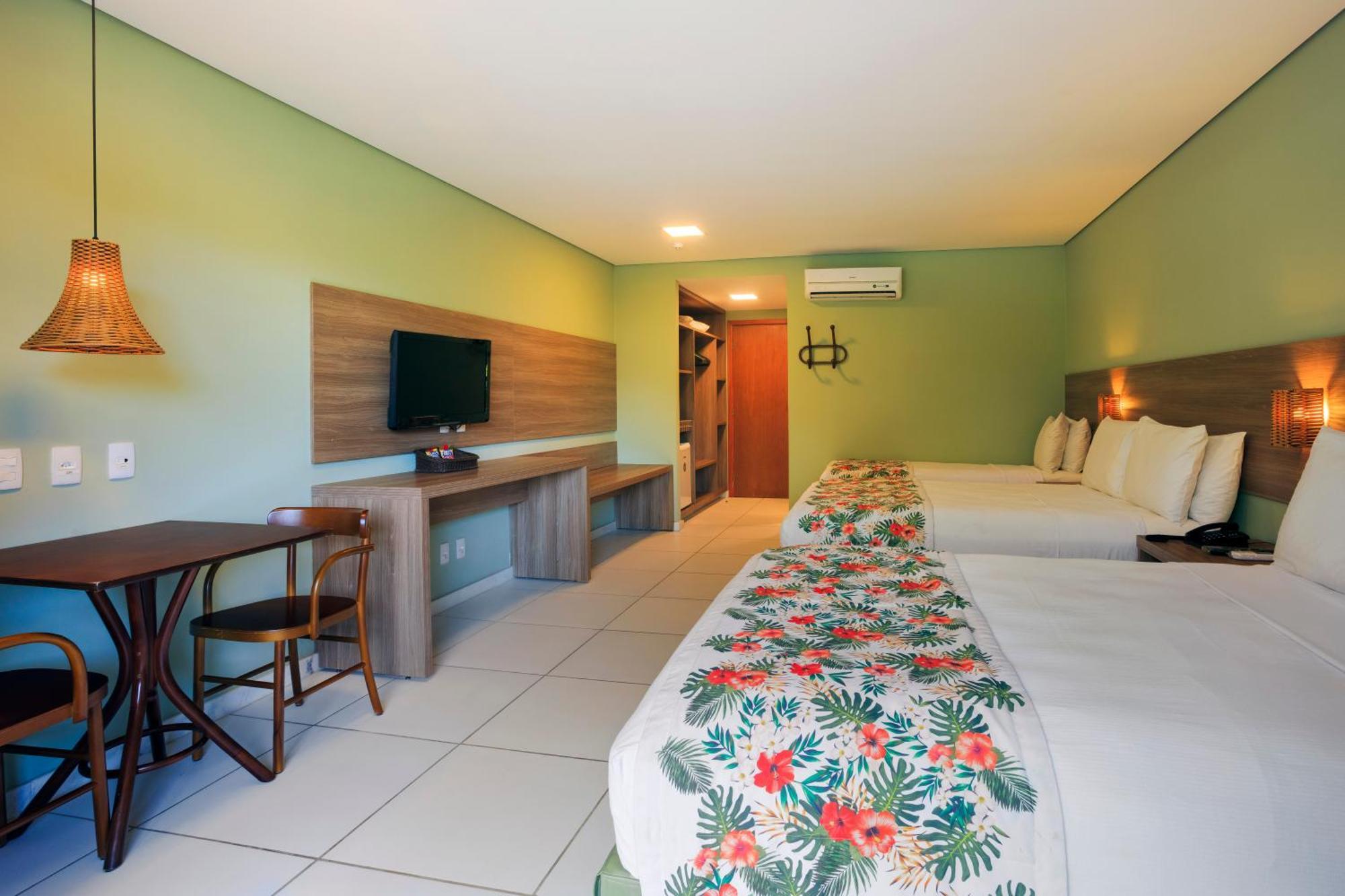 Quarto Familiar Superior (3 Adultos + 2 Crianças)