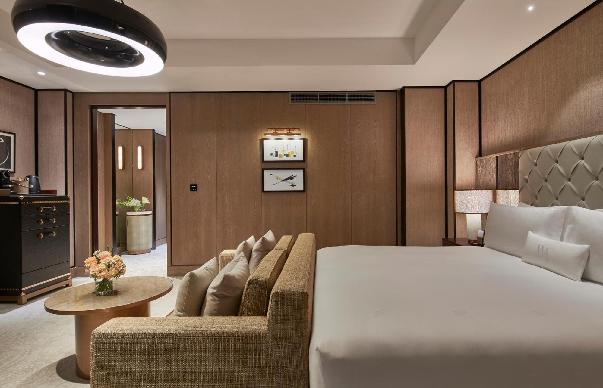 Deluxe King Room with DIFC Skyline View