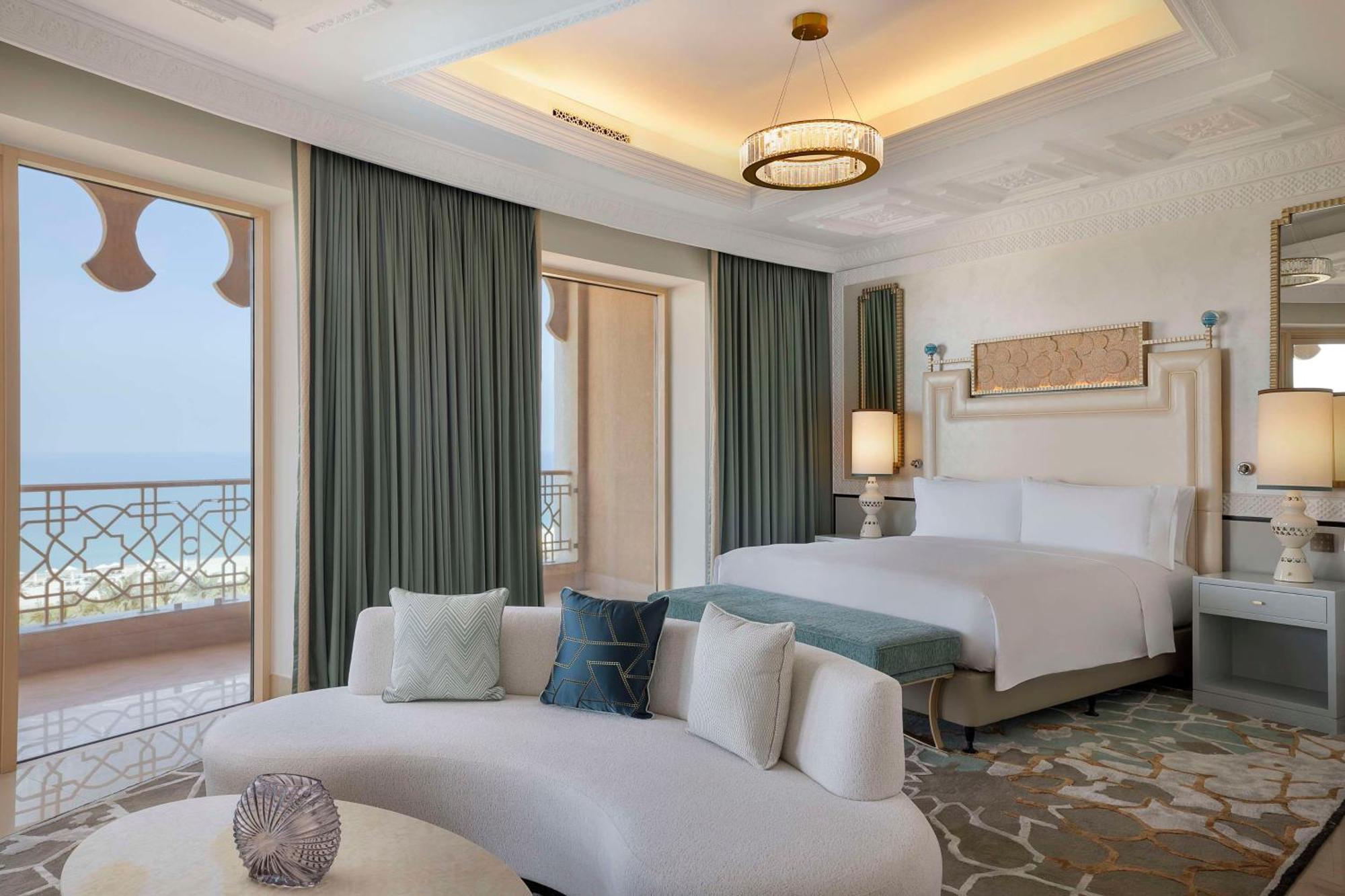 Habitación Doble Premier con cama grande y vistas al océano