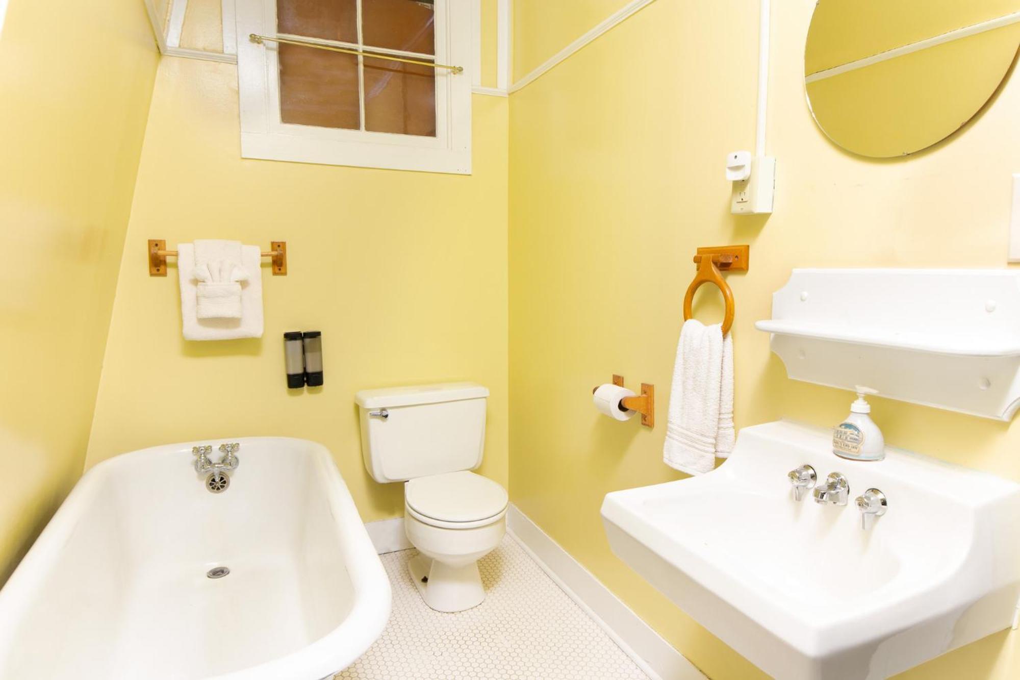 Standard Double Room with Shared Bathroom