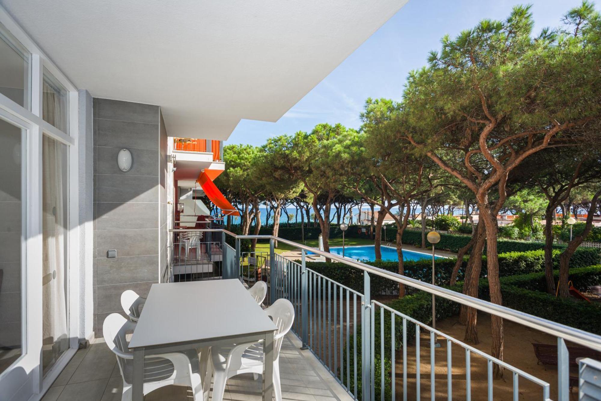Apartment mit Poolblick