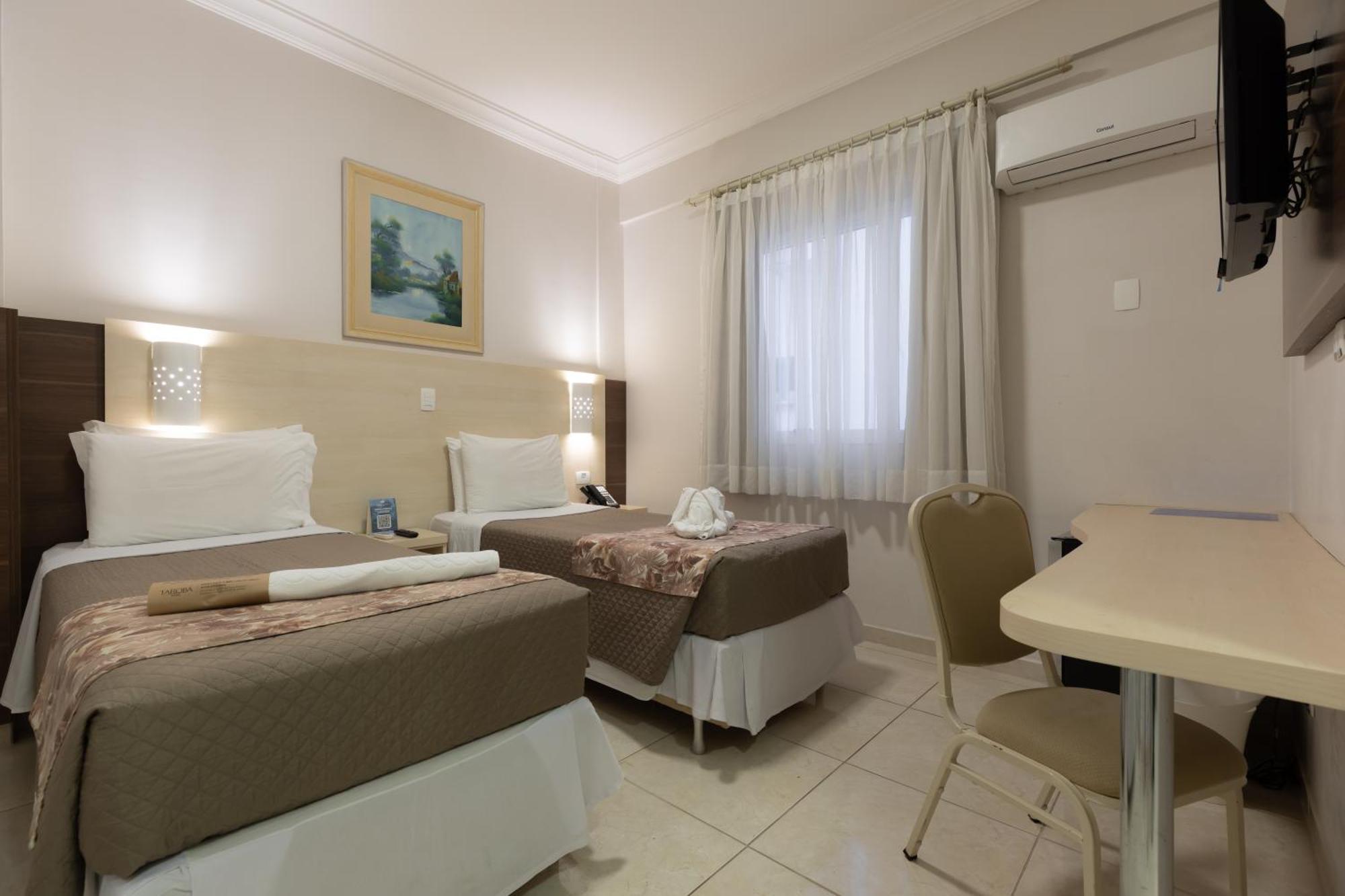 Quarto Twin Standard
