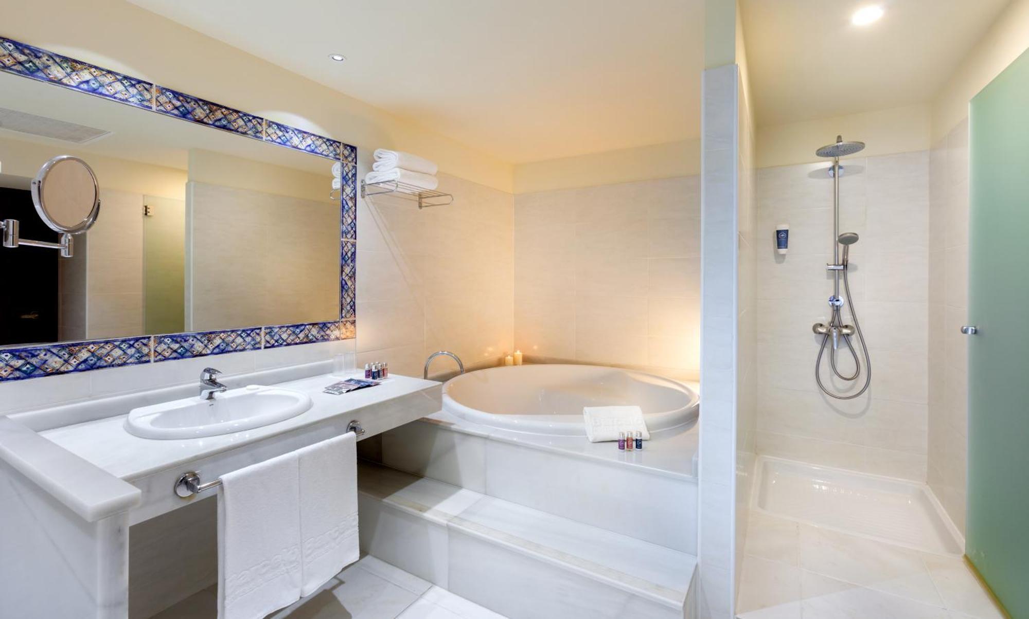Deluxe Suite met Uitzicht op Zee