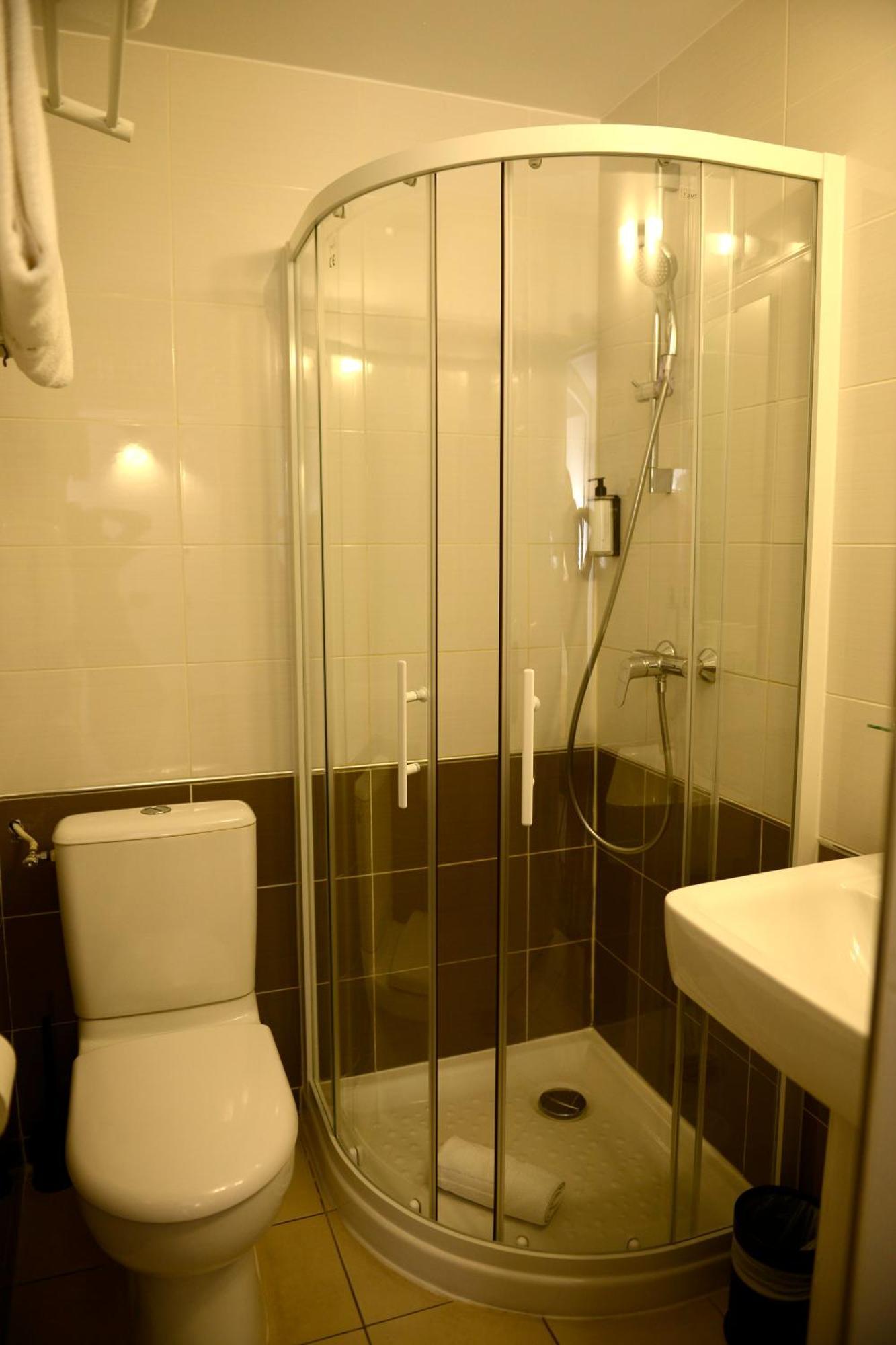 Small Single Room,1529750797:JPEG